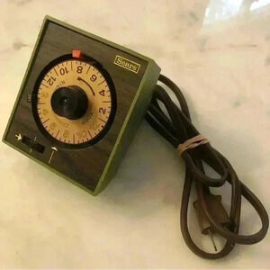 Sweet 70s vintage Sears appliance timer  in avocado green